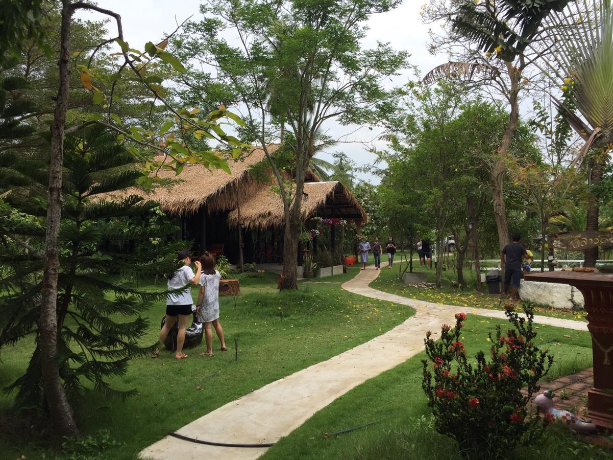 Baansuanleelawadee Resort Amphawa Zewnętrze zdjęcie
