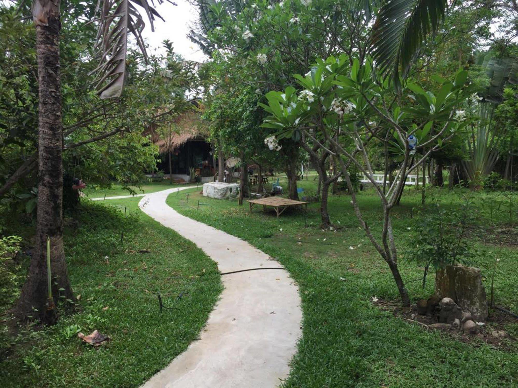Baansuanleelawadee Resort Amphawa Zewnętrze zdjęcie