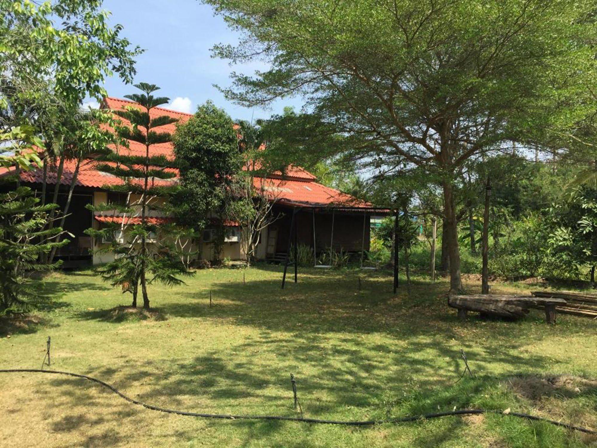 Baansuanleelawadee Resort Amphawa Zewnętrze zdjęcie